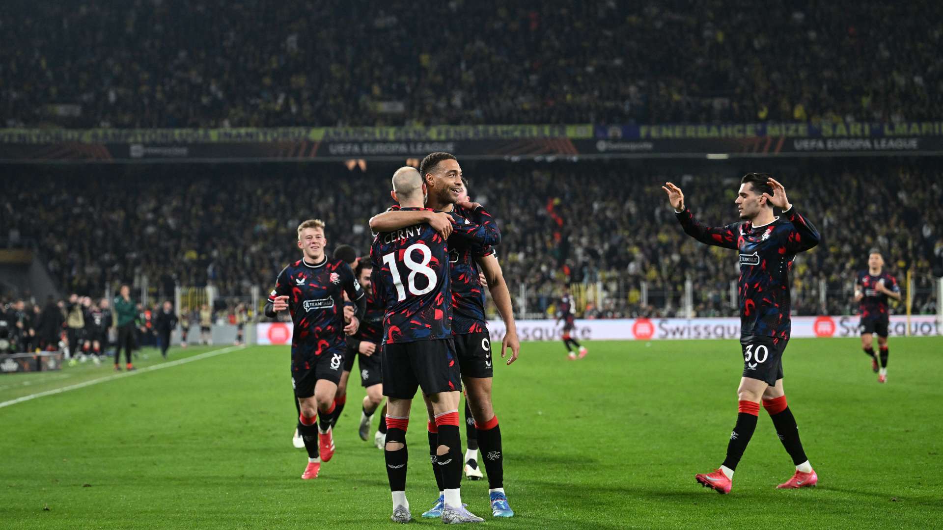 [亚冬会]中国冰壶女队战胜泰国队.